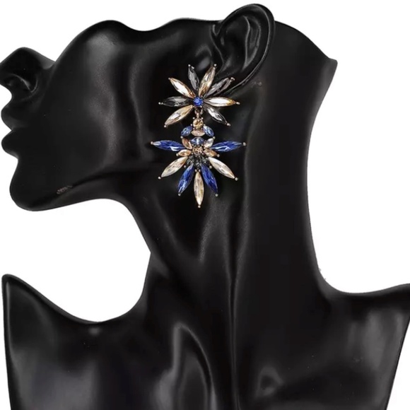 Women Crystal Drop Earrings - Picture 3 of 5